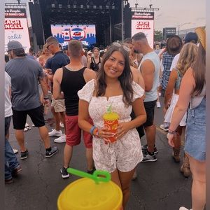 Meet your Posher, Christina 🤍